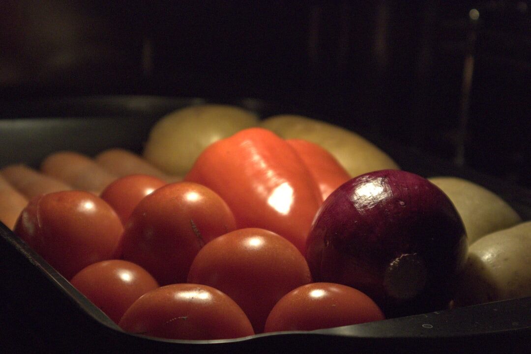 baking tray with vegetables